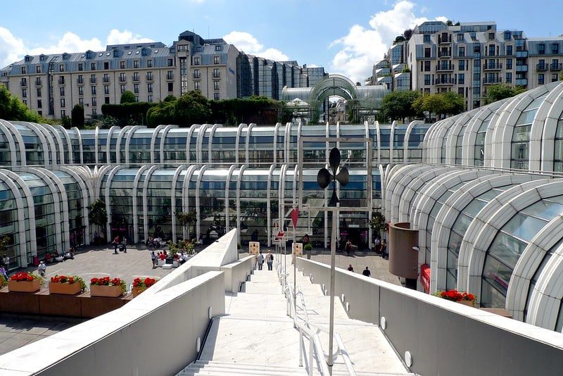 Foto de parte do shopping Les Halles, em Paris Esse é um dos pontos turísticos de Paris.