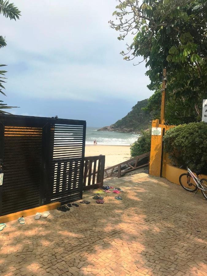 saída para a praia privativa da Delba em Barra do Una