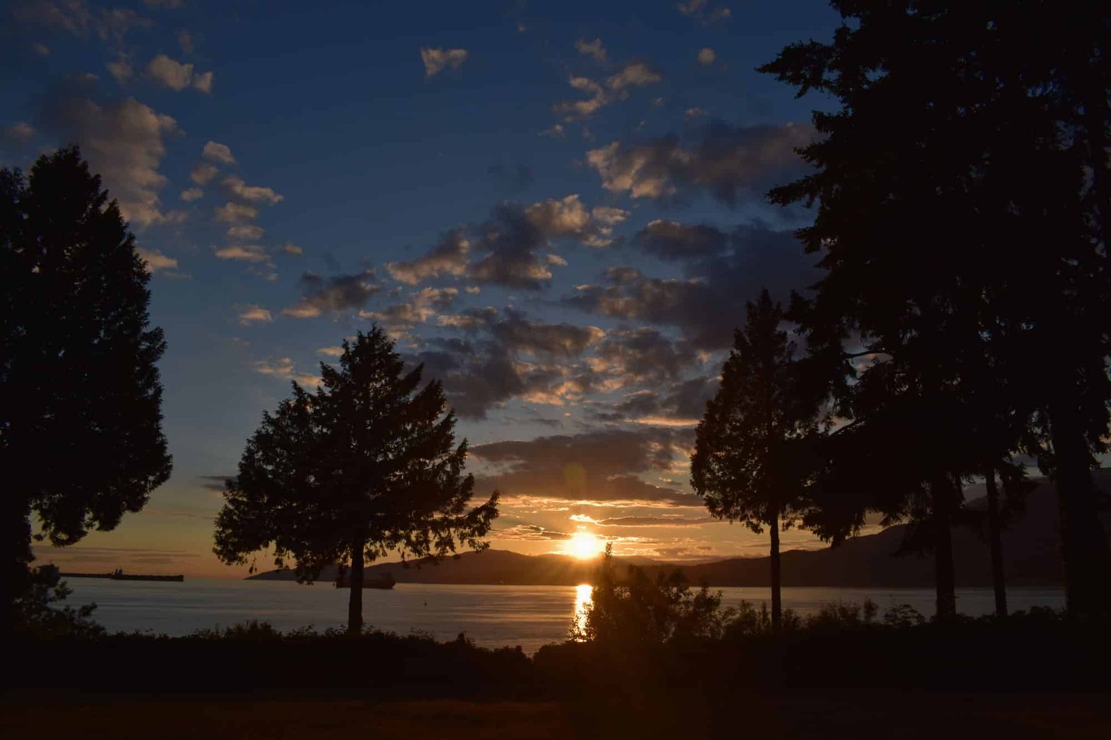 Pôr do sol em Third Beach, Stanley Park - Foto: Virgínia Falanghe