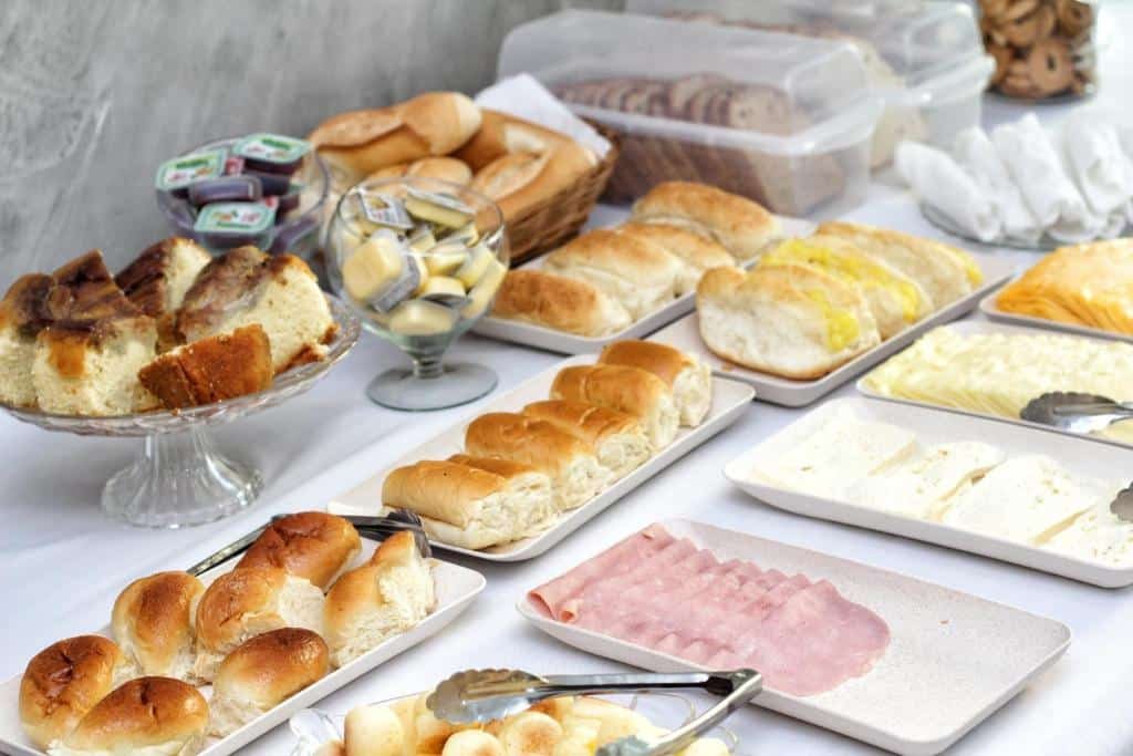 café da manhã na Pousada Areia do Forte