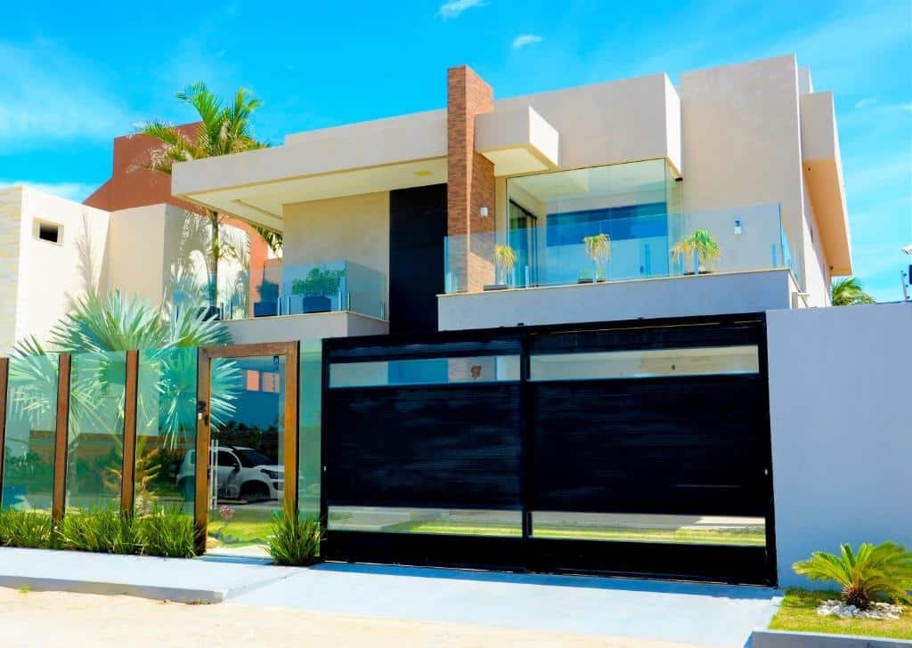 Frente da Casa de Luxo na Praia Sun Luxury Home