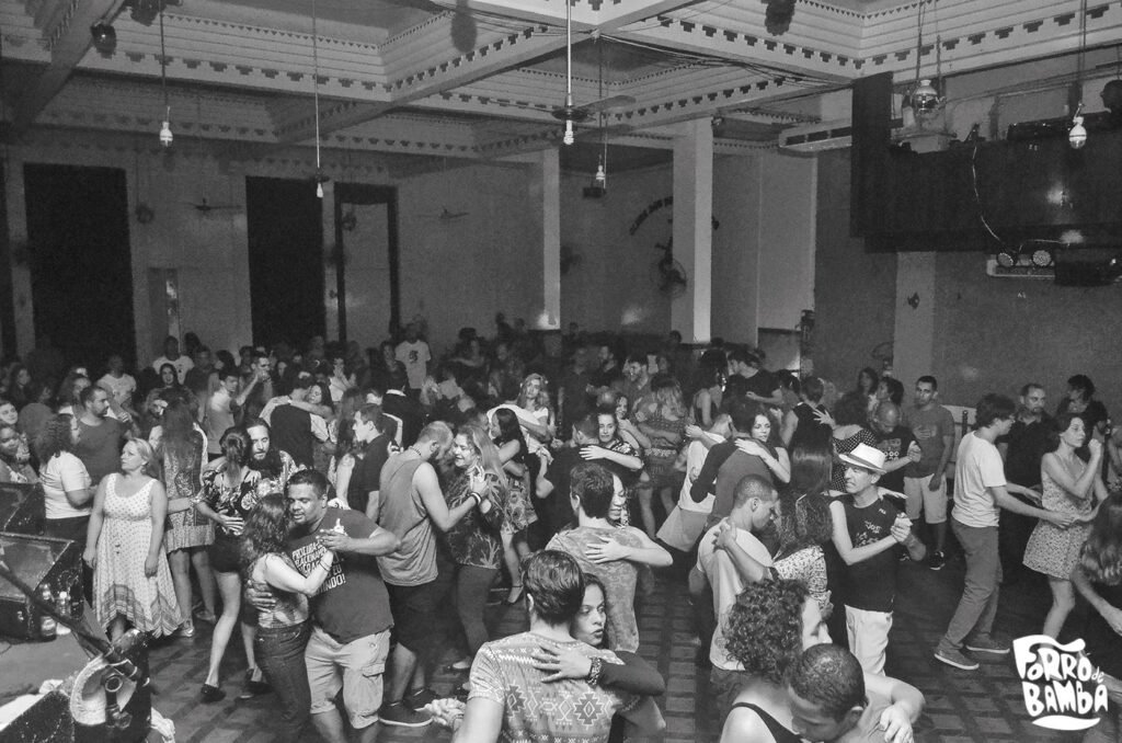 Forró de Bamba no Clube dos Democráticos