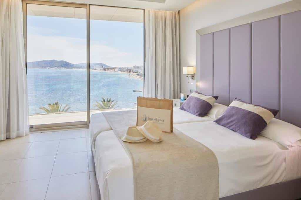 Quarto do Hotel Torre del Mar, em Ibiza