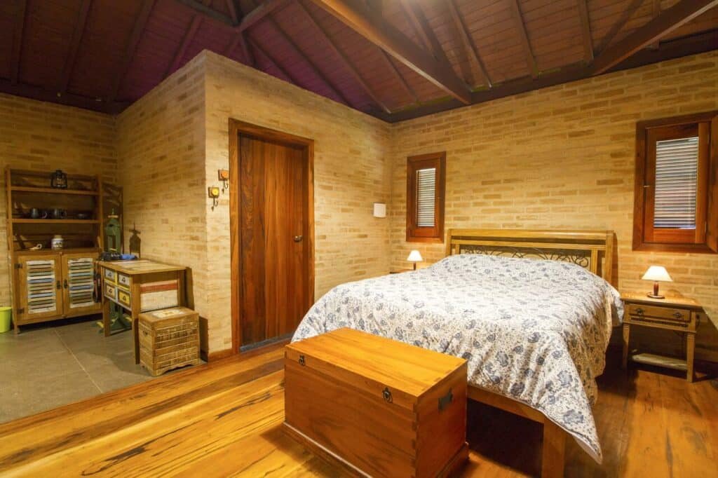 Uma das pousadas em Cunha, quarto da Magnificat Cottage