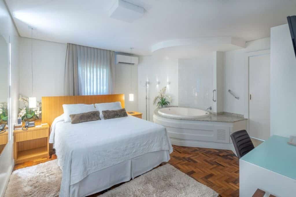 quarto com hidro do Hotel Glória em Blumenau