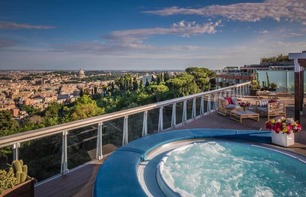 terraço do Rome Cavalieri, A Waldorf Astoria Hotel em Roma